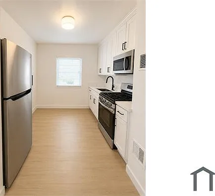 2134 W 54th St #5 — Photo 8