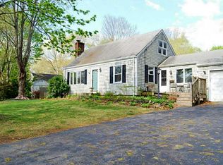 6 Pine Cone Dr, Barrington, RI 02806