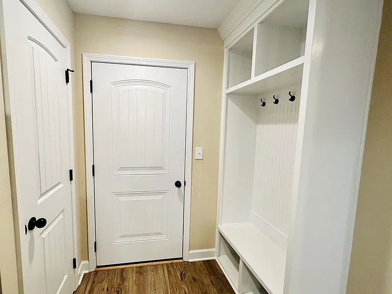 613 Estrella Dr — Photo 11