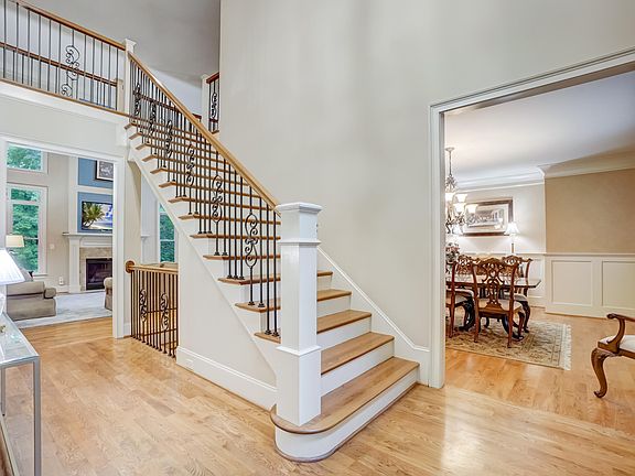 5th image of 1300 Caistor Ln