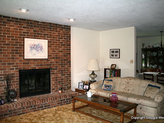 5th image of 1200 E 7th St