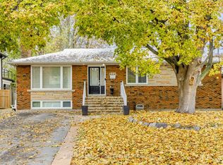1885 Hindhead Rd, Mississauga, ON L5J1N4