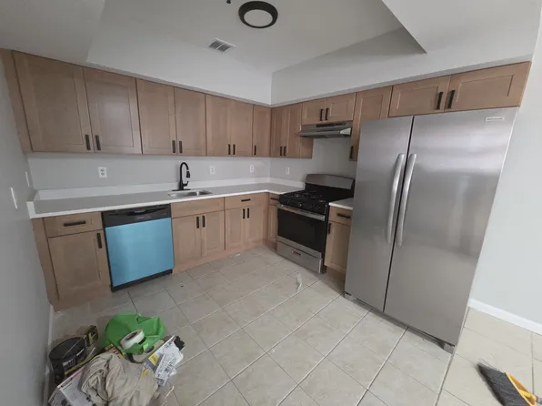 124 2nd St #1, Newark, NJ 07107