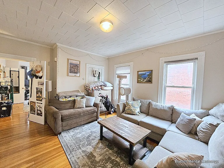 18 Mansfield St #2 — Photo 2