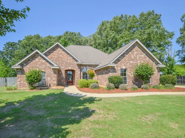 109 Lydia Ln, Starkville, MS 39759