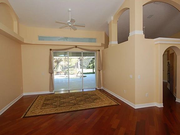 3rd image of 901 Park Place Dr