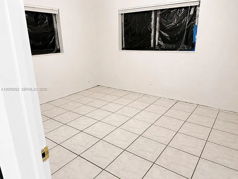 728 SW 7th St #1-2 — Photo 6