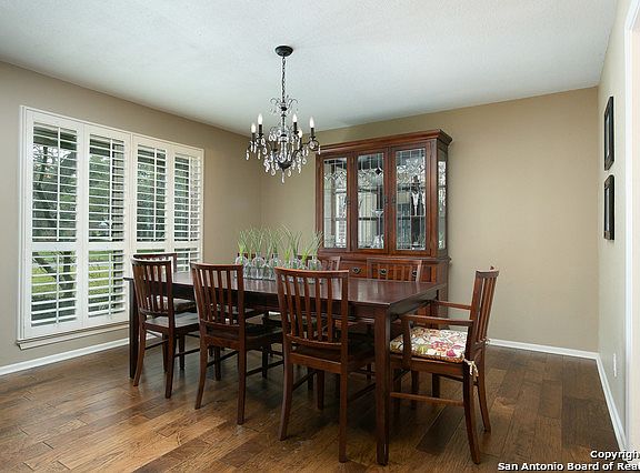 5th image of 204 Sagecrest Dr