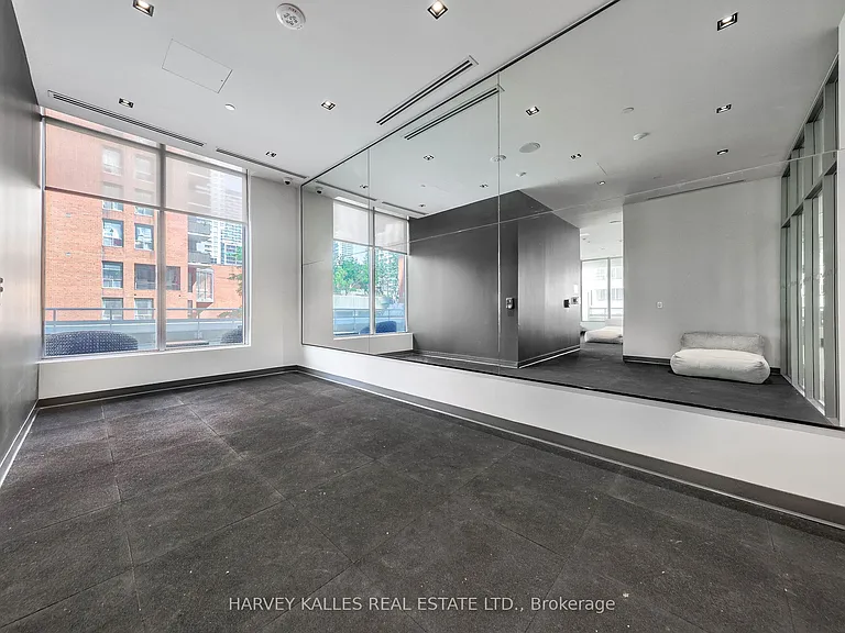 50 Dunfield Ave #LPH18 — Photo 24