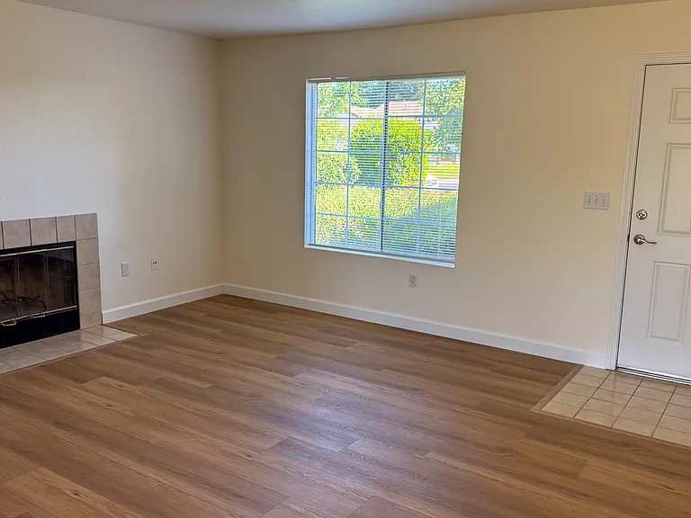 5600 Harvest Rd — Photo 11