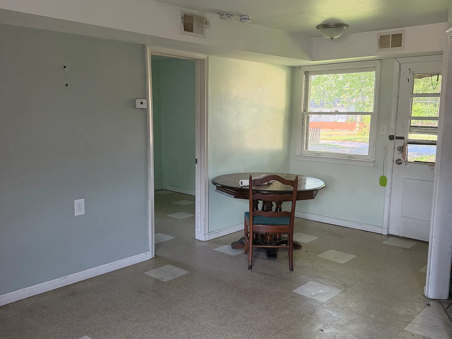4939 S Wayne Rd — Photo 4