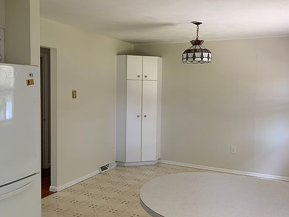4th image of 4121 Harvard Rd
