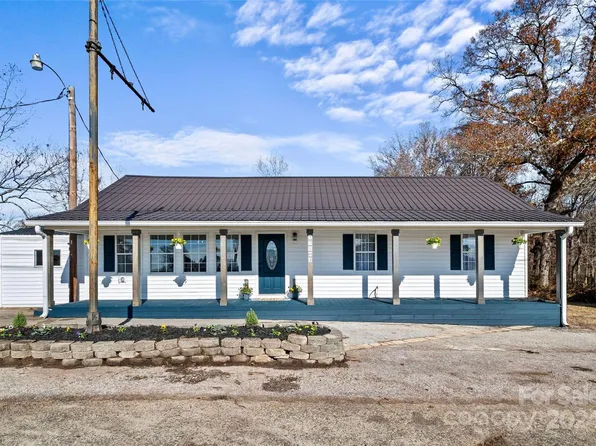17104 Mooresville Rd, Mooresville, NC 28115