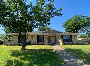 1000 Hillcrest Dr, Desoto, TX 75115