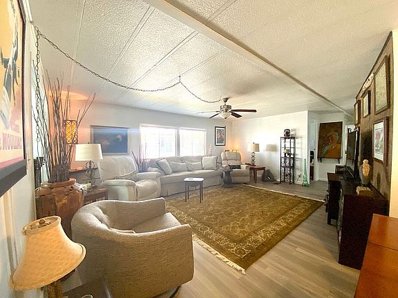 3rd image of 156 Sanibel St