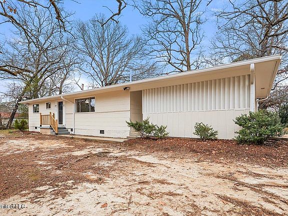 3rd image of 360 Mary Ann Dr