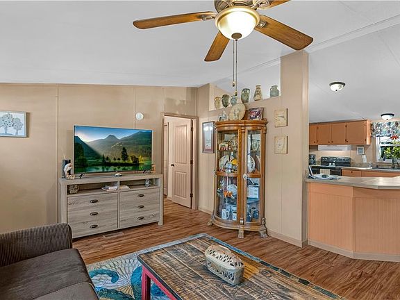 5th image of 1264 Jones Way SE