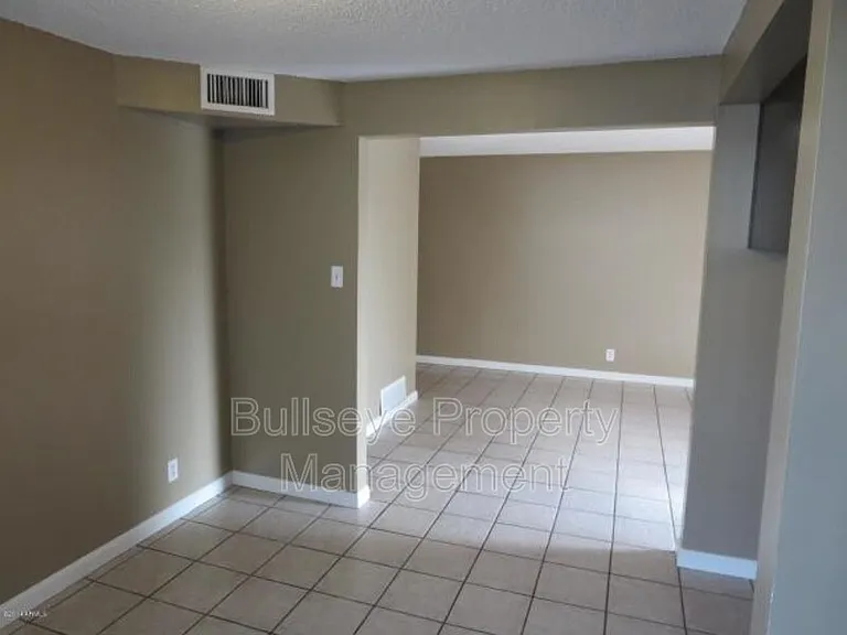 1901 S Farmer Ave #1901 — Photo 16