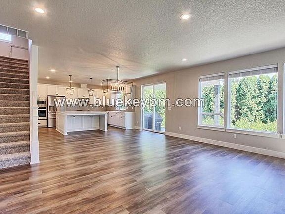 3rd image of 6904 NE 72nd Way