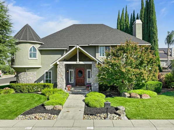 901 Opal Ln, Ripon, CA 95366