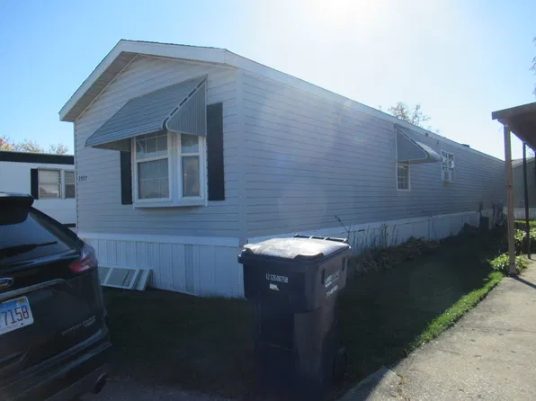 8800 S Harlem Ave Trailer 2223, Bridgeview, IL 60455