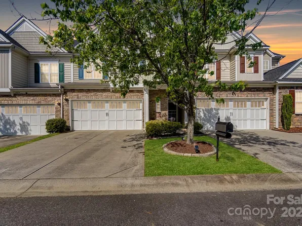 10830 Dancing Wind Rd, Charlotte, NC 28277