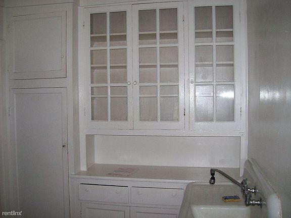 1008 Kitchen 2