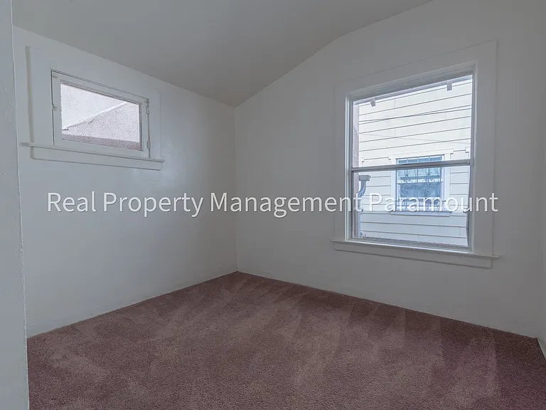 333 W 57th St — Photo 11