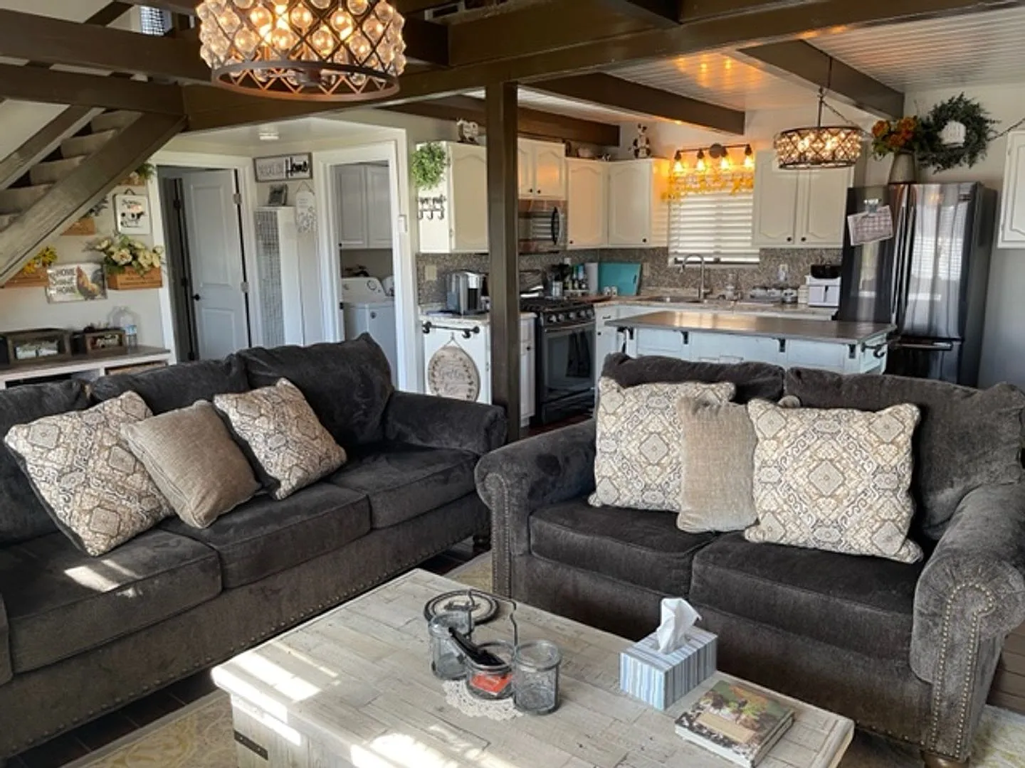 2 Bedroom 2 Bath+ Loft - 1 Acre - Unfurnished Or Furnished — Photo 1
