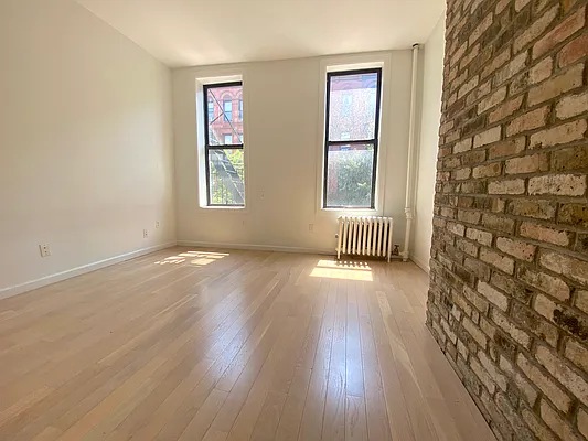 Rented by Capri Jet Realty Corp | media 3