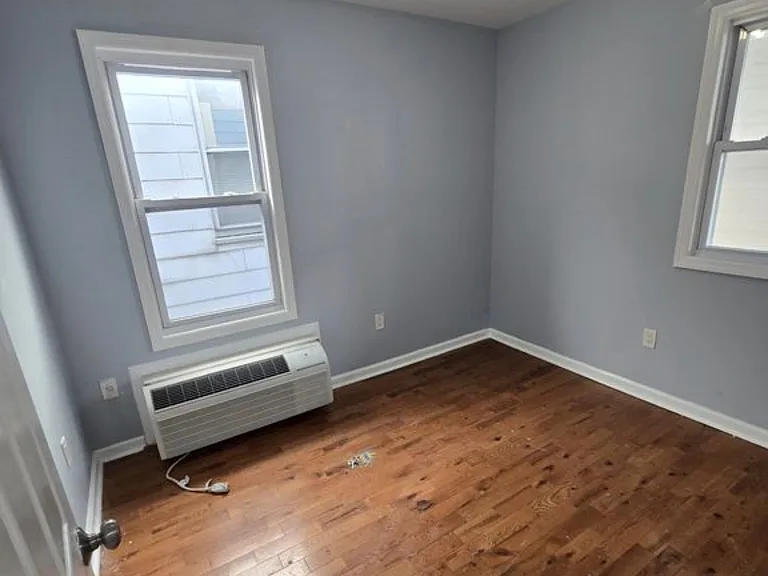 87 Peabody Pl #2 — Photo 4