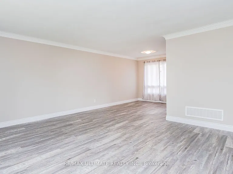 321 Warrington Rd — Photo 20
