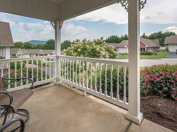 5th image of 8116 Golden Oak Ln