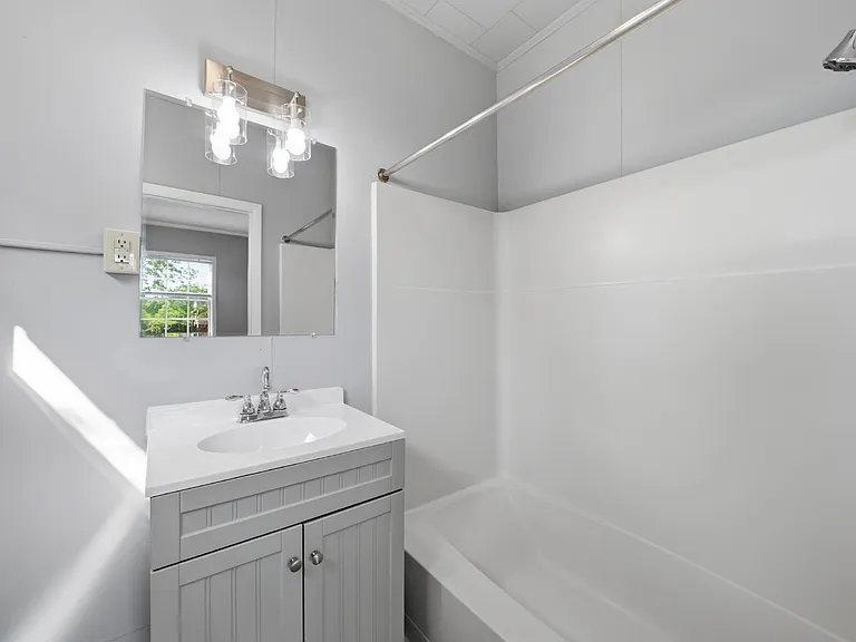 323 N Potomac St — Photo 19