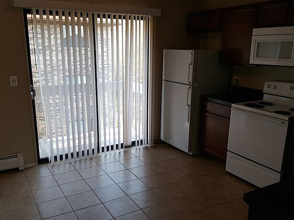 3rd image of 1124 Florence Dr APT C