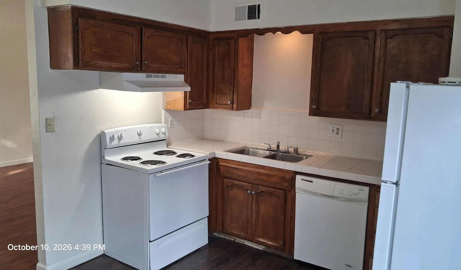 2 bed, 800 sqft, $1,545 — Photo 3