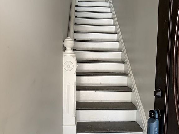 3rd image of 6621 Tennis St Floor 2