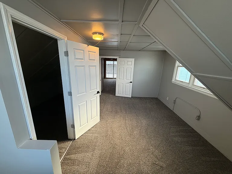600 Tonawanda St — Photo 8