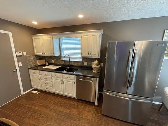 5th image of 1010 Abby Ln
