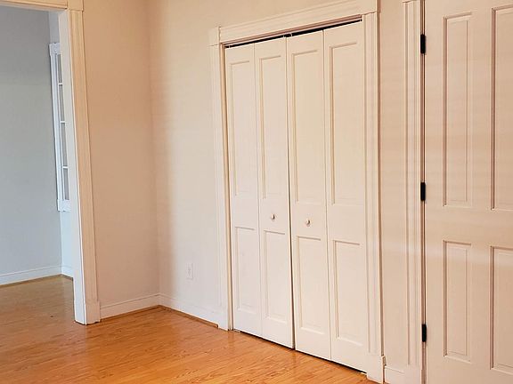 5th image of 2104 Parkwood Ave #2