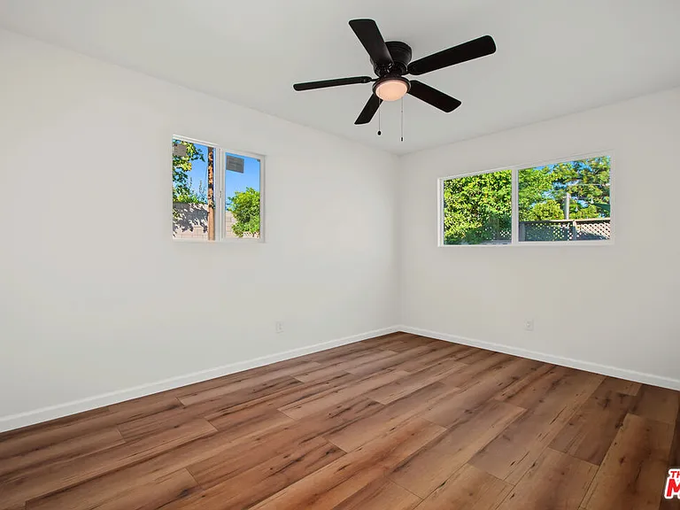 11508 Fenton Ave — Photo 10