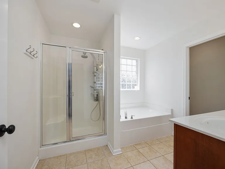 4093 Locerbie Cir — Photo 37