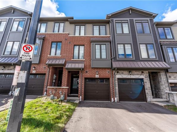 10 Birmingham Dr #4, Cambridge, ON N1R 0C6