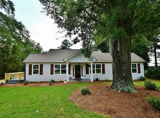 68 Hayes St, Toccoa, GA 30577
