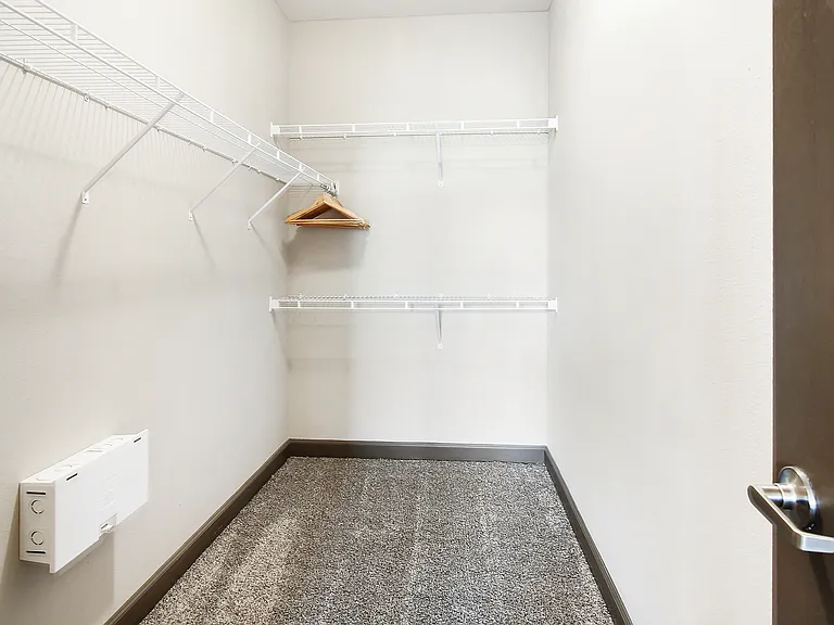 Wellington Grande Apartment Homes — Photo 12