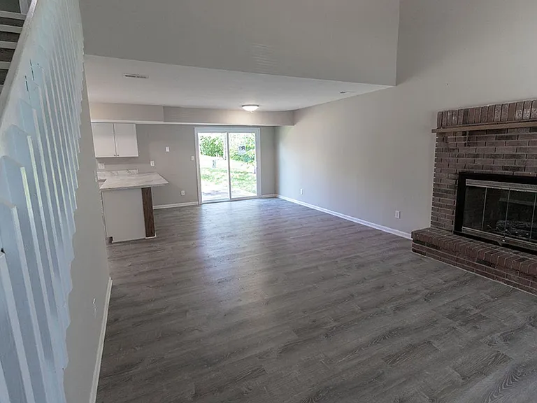 1912 Mirtle Grove Ct — Photo 3