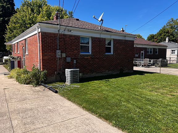 3rd image of 10000 Seltzer St