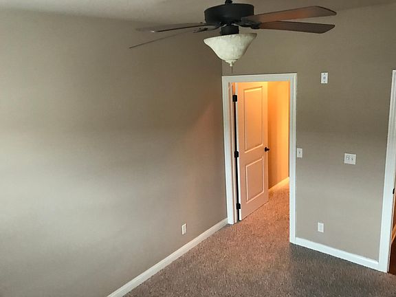 One bedroom with private bathroom