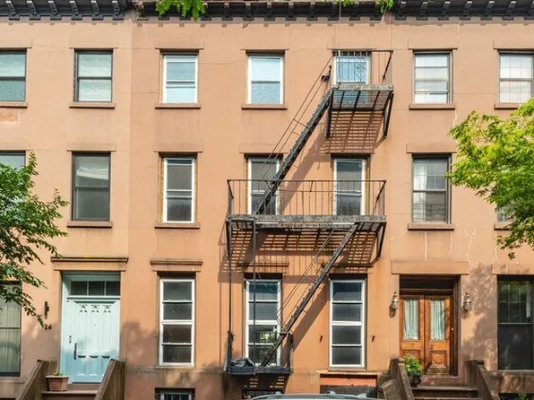 122 Hoyt Street image 4 of 57