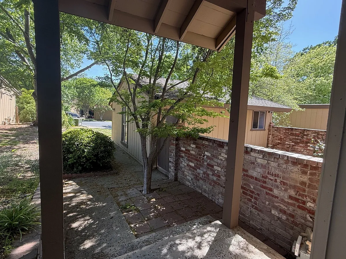 Building Photo - 6805 Castillo Ct